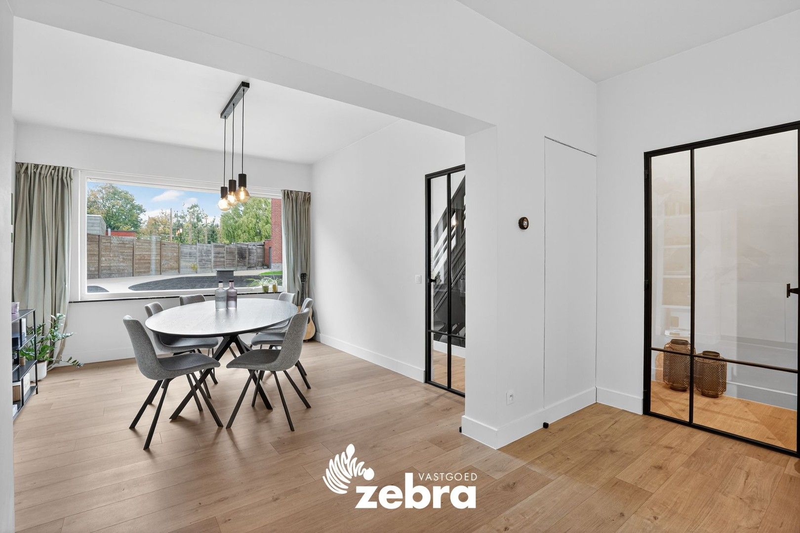 Prachtig gerenoveerde woning in centrum Tielt met garage! foto 5