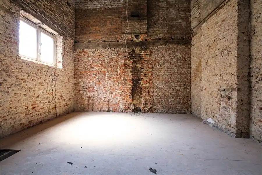 KNAP HANDELSPAND MET VEEL MOGELIJKHEDEN IN HET STADSCENTRUM VAN SINT-TRUIDEN foto 15