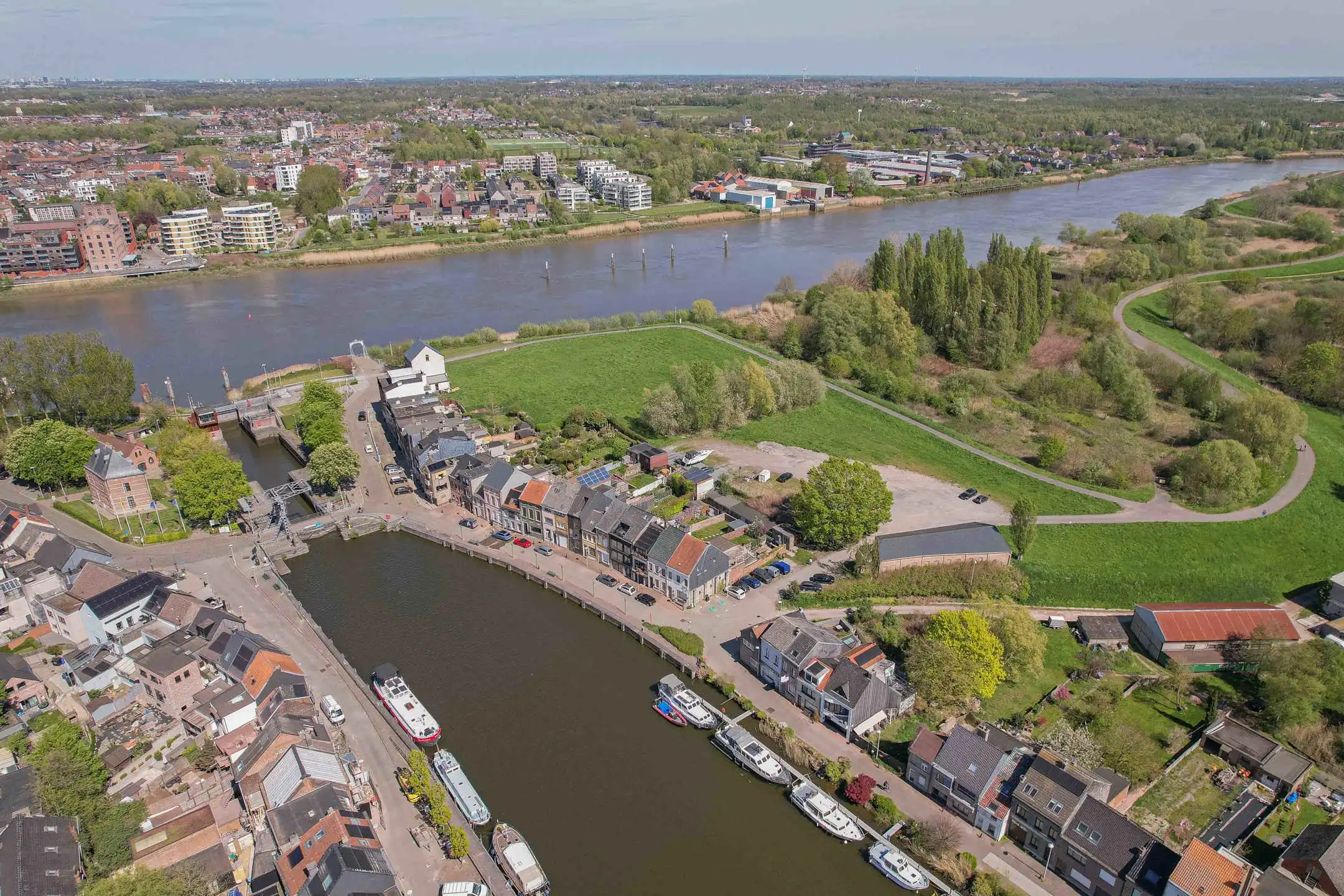 Exclusieve trendy woning op idyllische locatie  foto 23