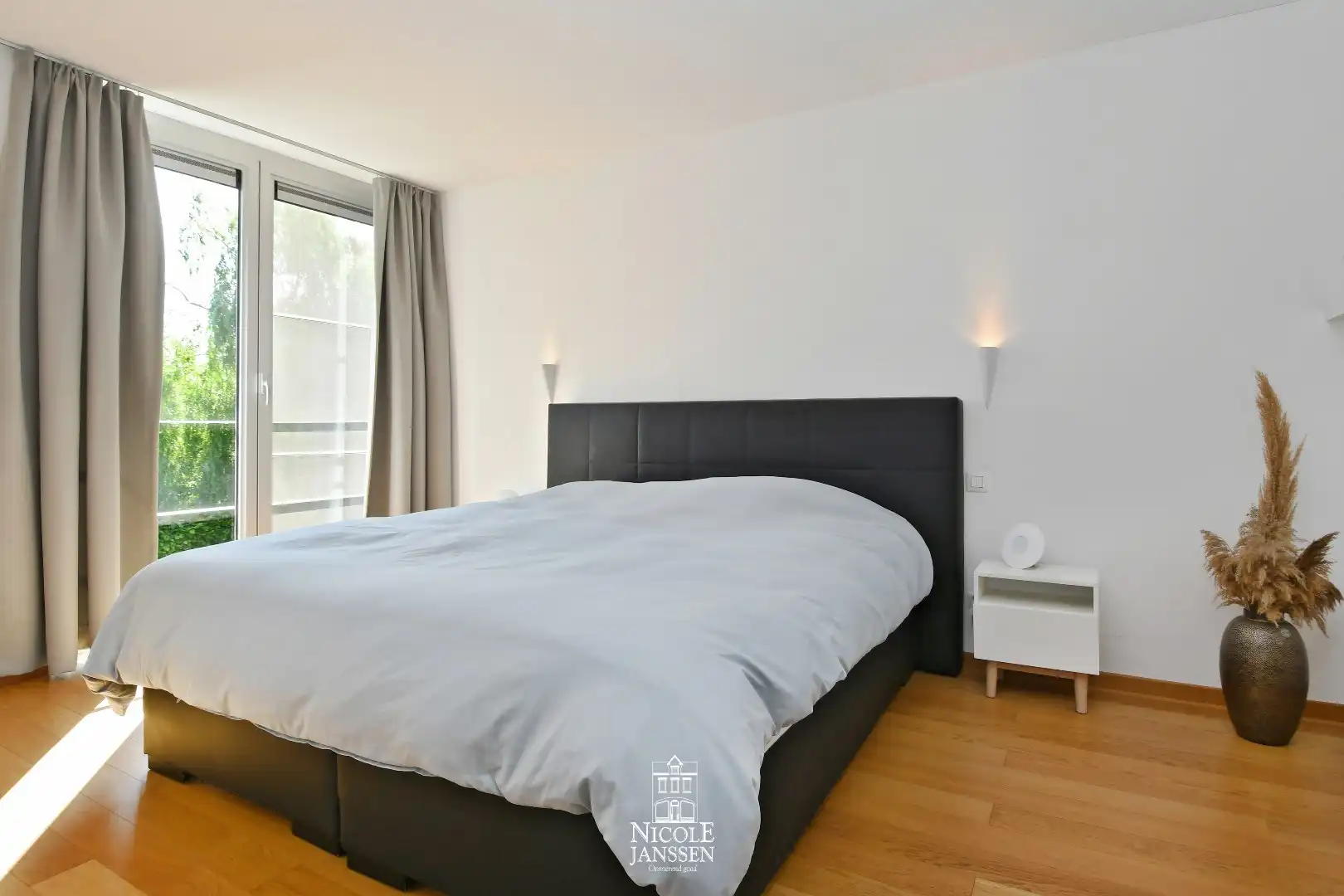 Halfvrijstaande gezinswoning met vrijstaande garage foto 20