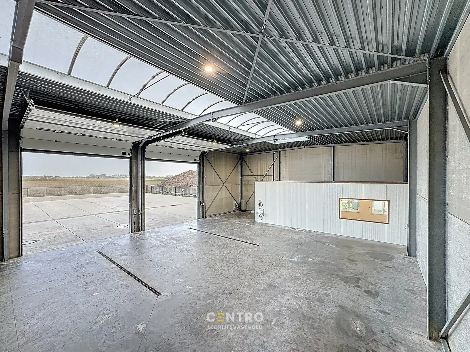 Recent bedrijfsbouw (°2021) op 1.930m2 verhard terrein te Eede! foto 5