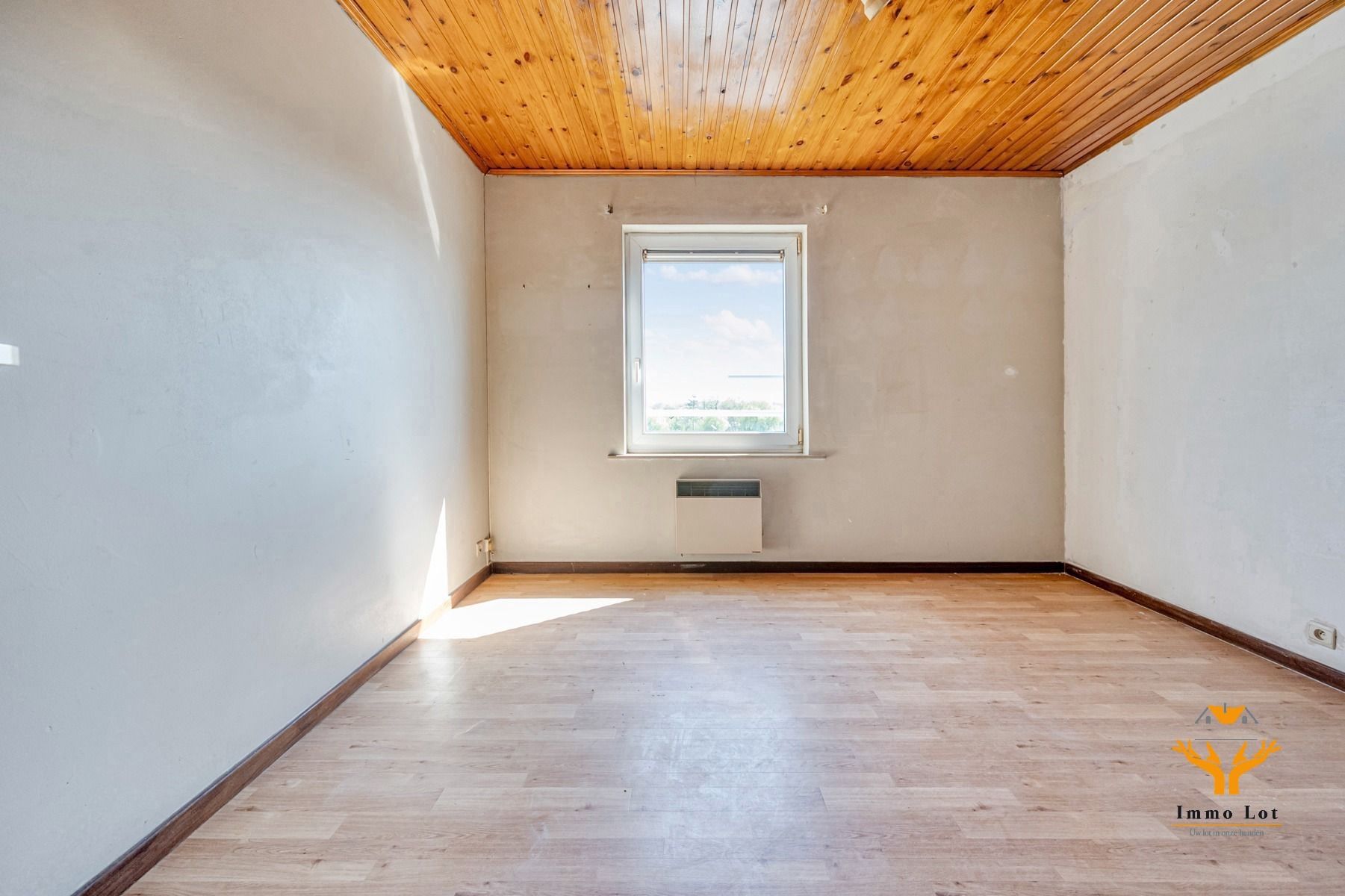 Licht op te frissen appartement op toplocatie foto 9