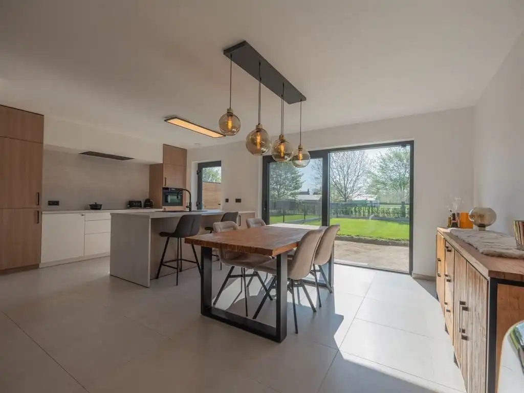 Halfvrijstaande stijlvolle nieuwbouwwoning met landelijke uitstraling foto 15