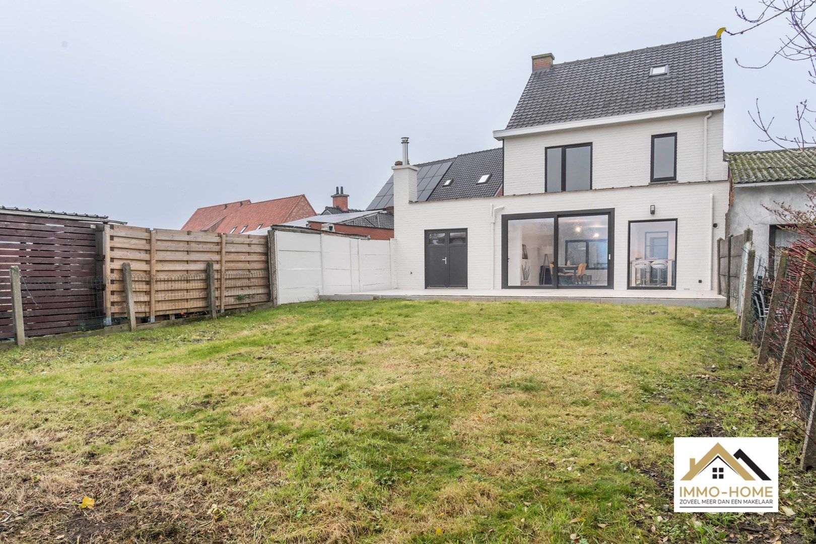 Zeer ruime woning met prachtig open zicht op agrarisch gebied foto 27