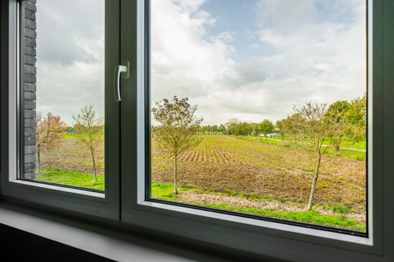 Gerenoveerde halfopen bebouwing met carport en mooi uitzicht foto 20