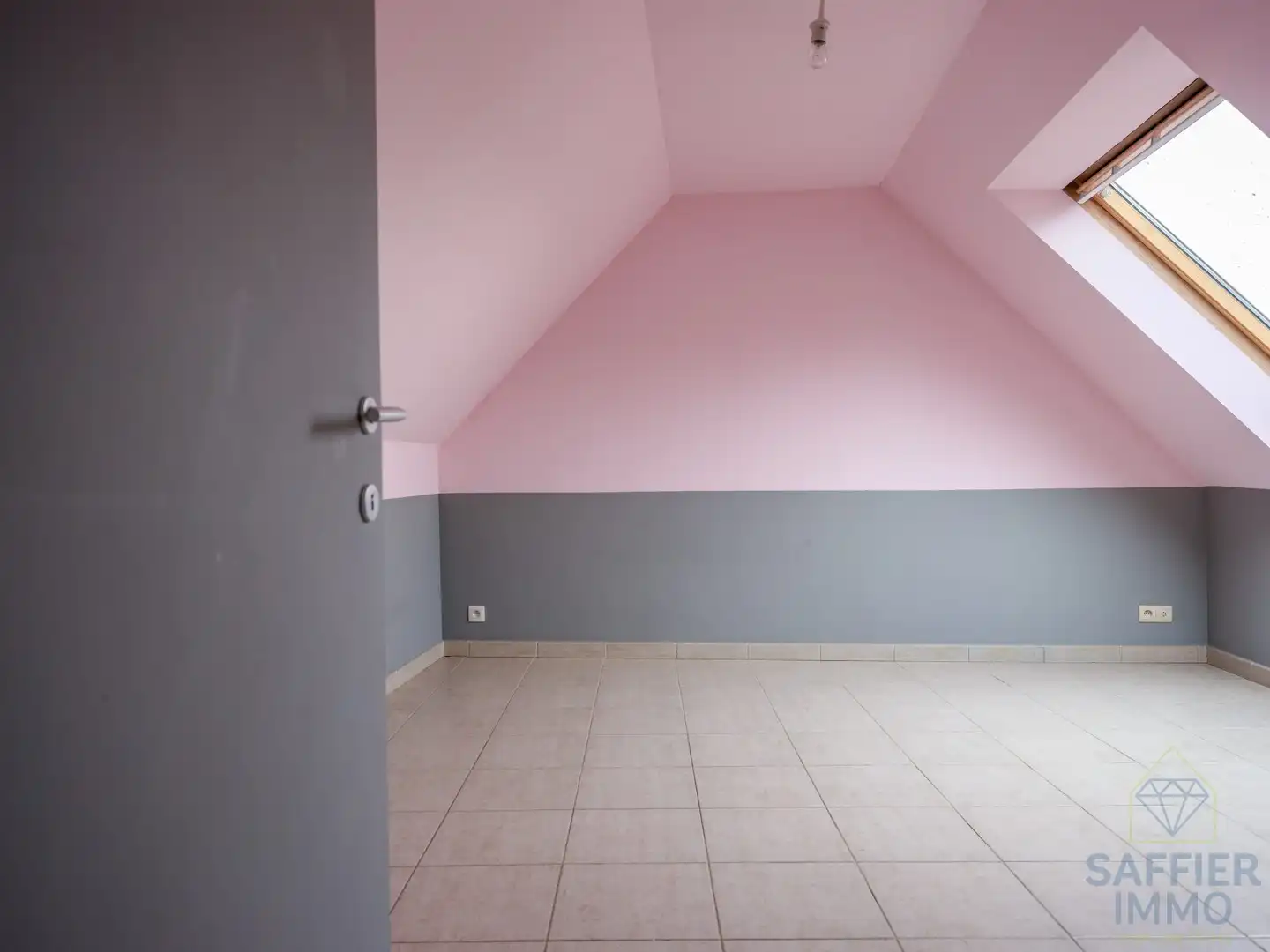 Ruim appartement met 3 slaapkamers, 2 badkamers en 2 staanplaatsen in centrum Dentergem foto 7