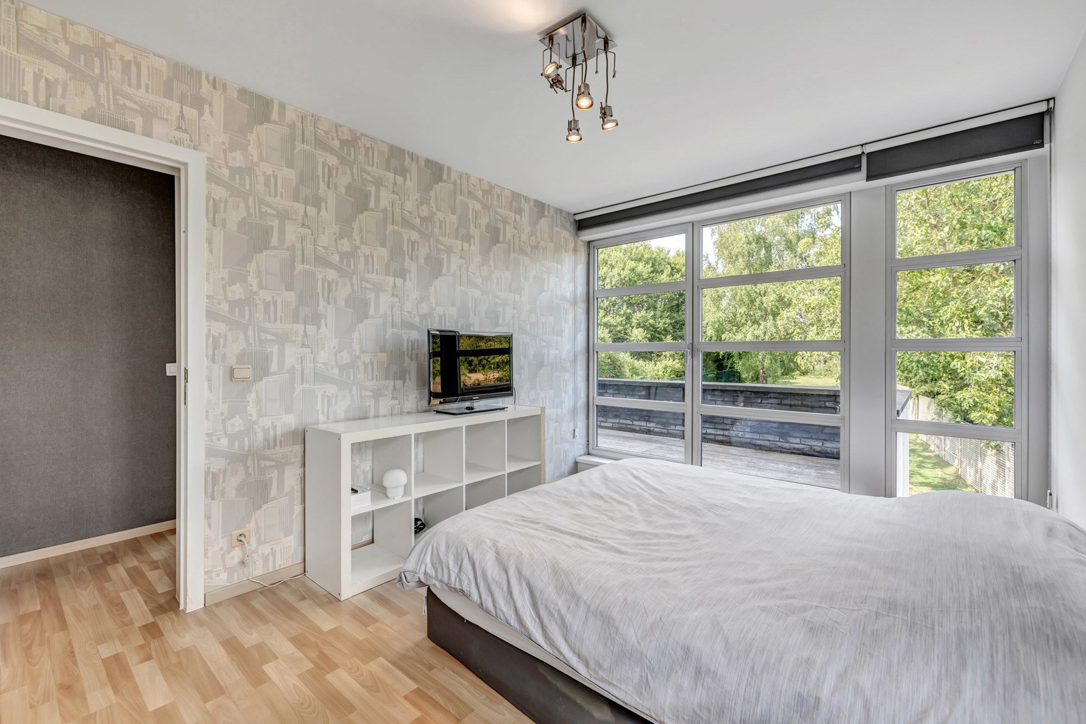 Exclusief gerenoveerde villa te koop in Idegem  foto 18