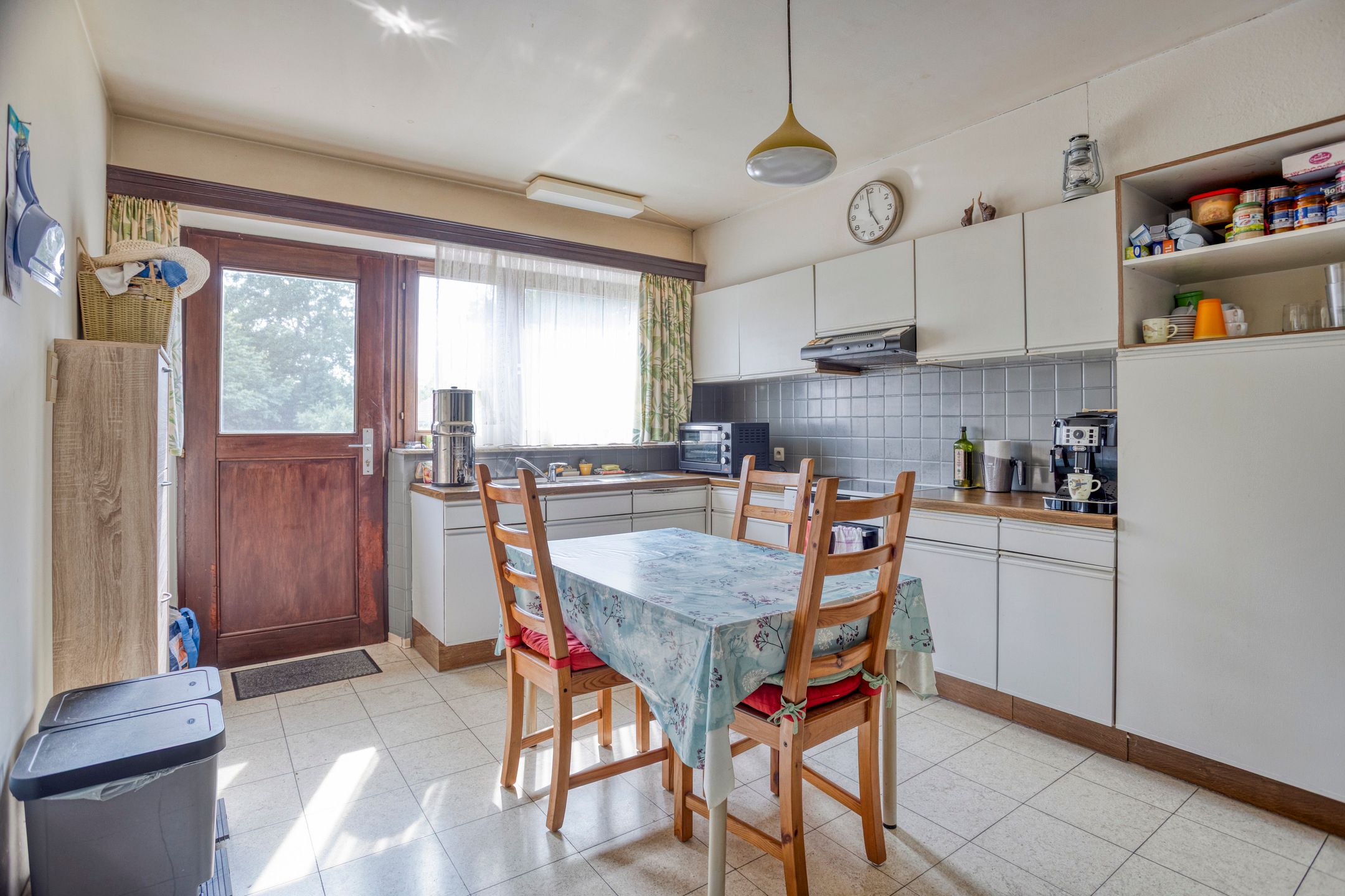 Te renoveren woning op ruim perceel foto 6
