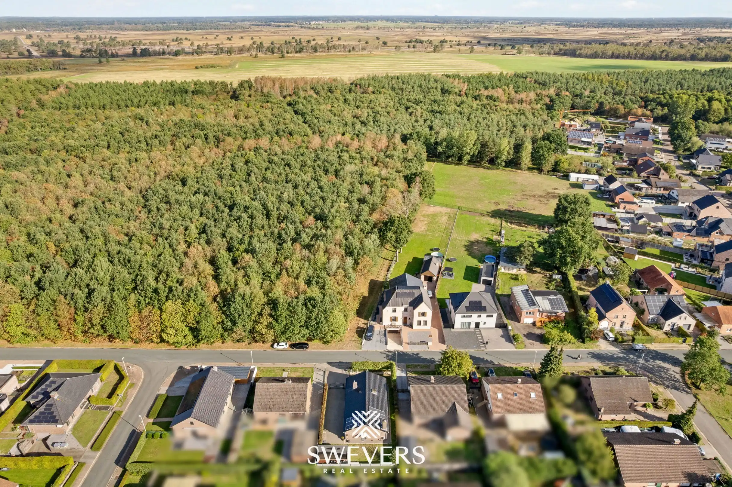 Instapklare woning met 4 slaapkamers op een groene en rustige locatie in Houthalen foto 2