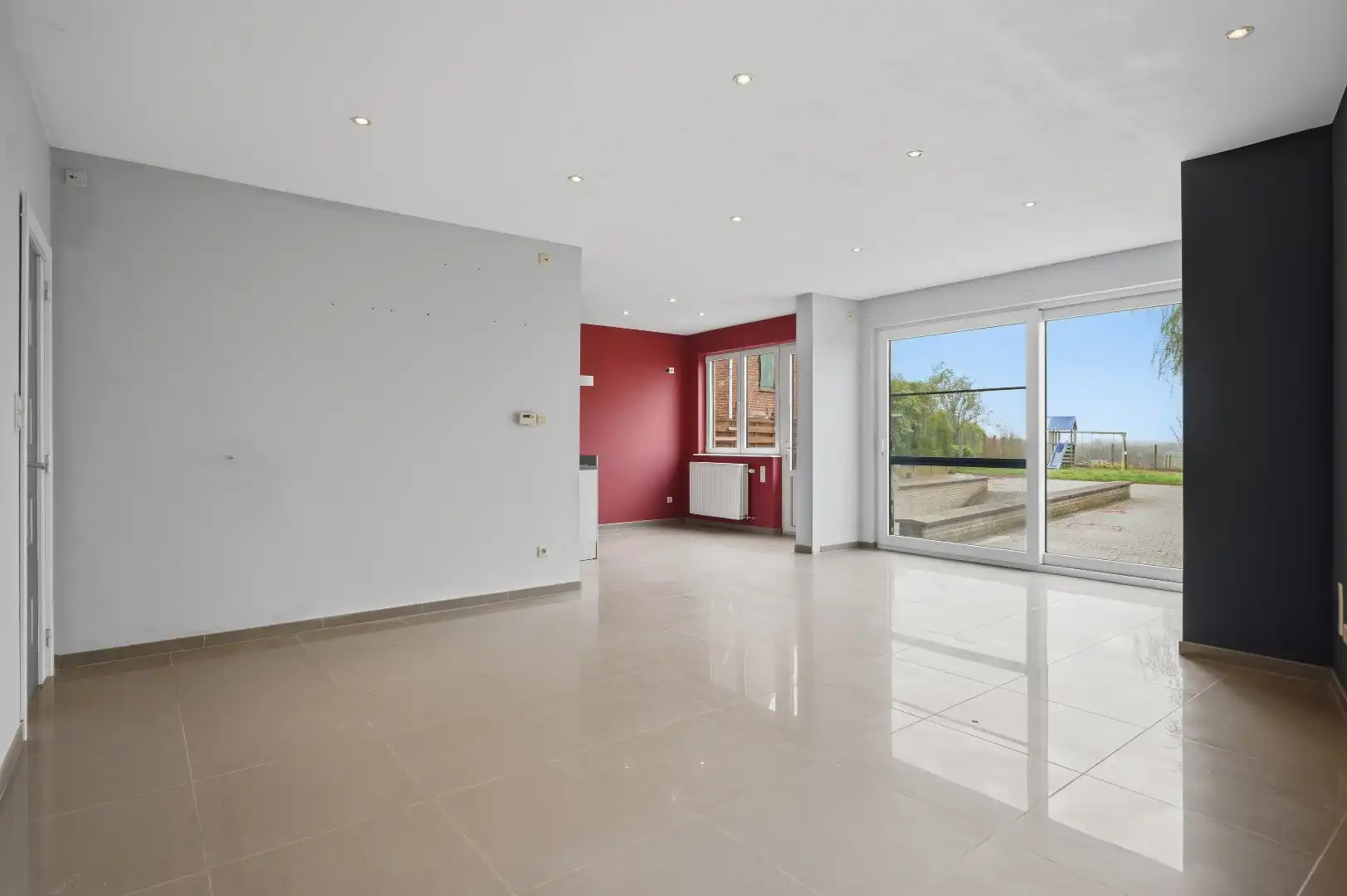 Instapklare OB (2006) met grote garage en 3 slpks foto 4