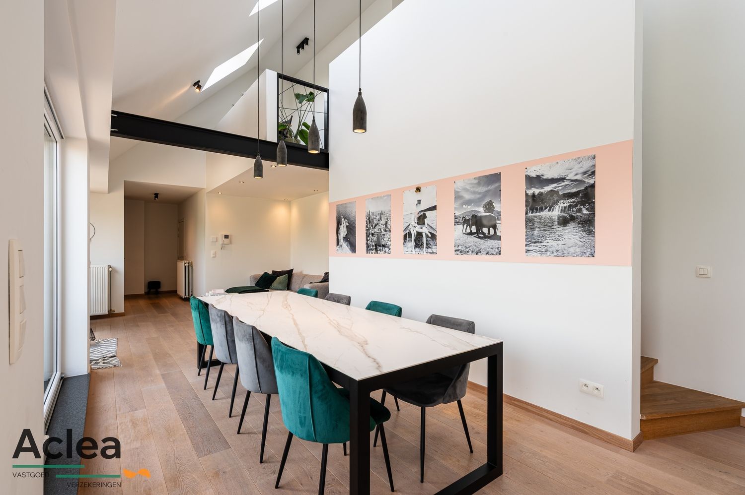 Lichtrijk, ruim duplex-appartement foto 10