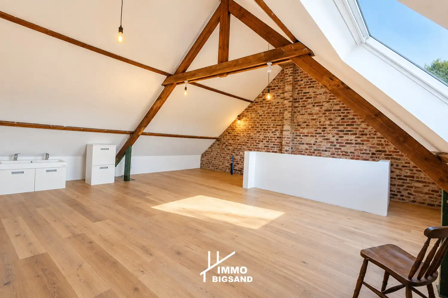 Gerenoveerde halfopen woning met authentieke elementen met 3 slaapkamers en garage foto 17