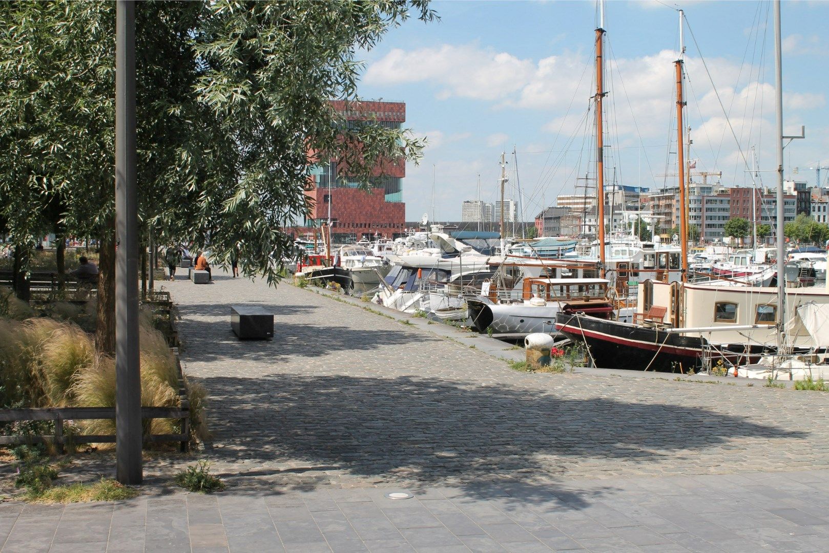 Zonovergoten kantoorruimte bij het Eilandje  foto 5