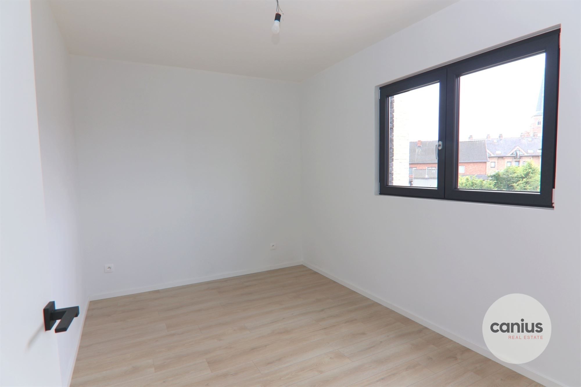 CENTRAAL GELEGEN WONING MET 3 SLKS + TUIN foto 9