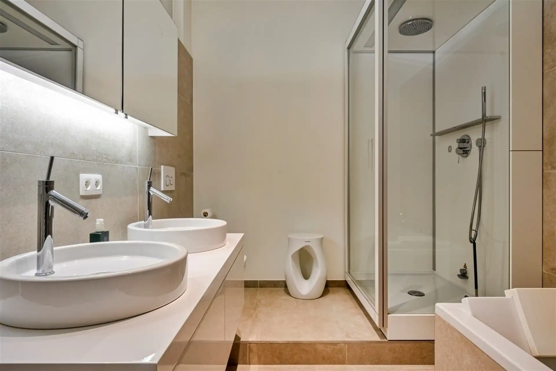 Prachtig eigentijds appartement met een historisch accent  foto 11