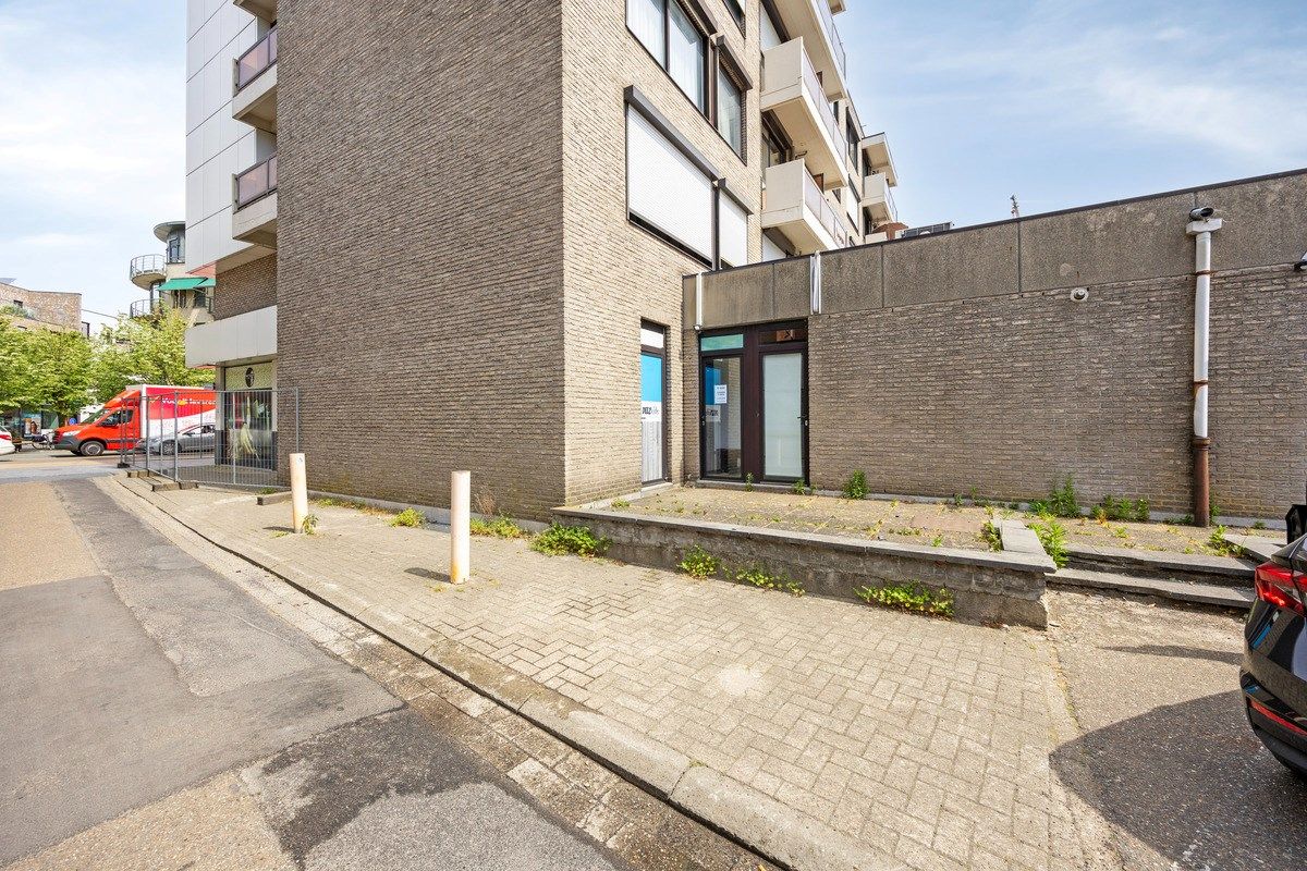 Gunstig gelegen handelsruimte van 56 m² in gallerij "Laarcenter". foto 10