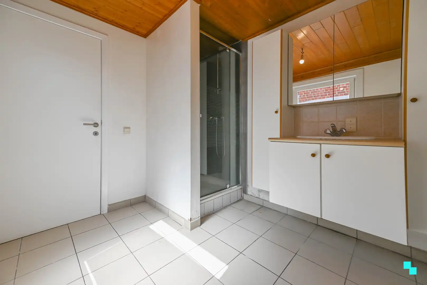 Ééngezinswoning gelegen nabij centrum Izegem met 3 slaapkamers foto 10