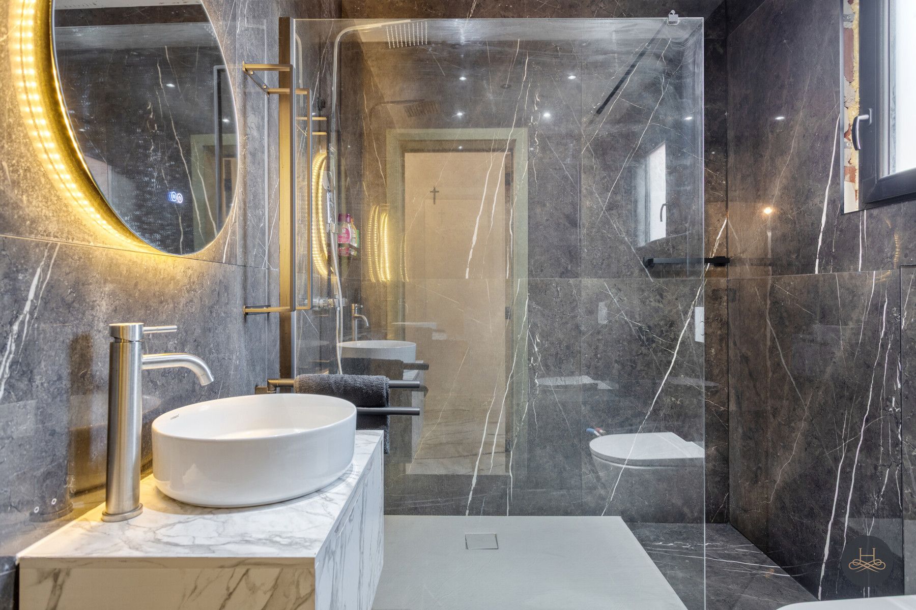 Riante woning met 6 slaapkamers en veel parkeergelegenheid foto 18