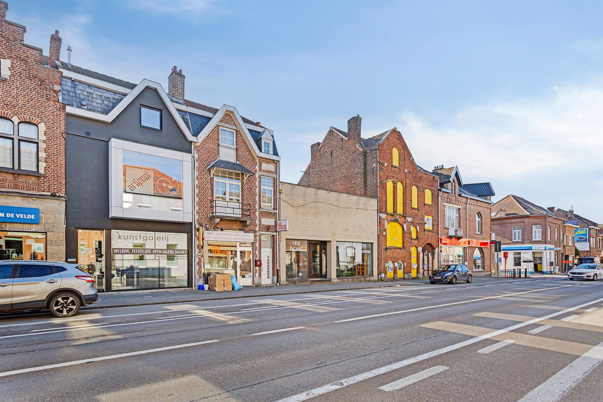 Volledig gerenoveerd handelshuis in het centrum foto 3