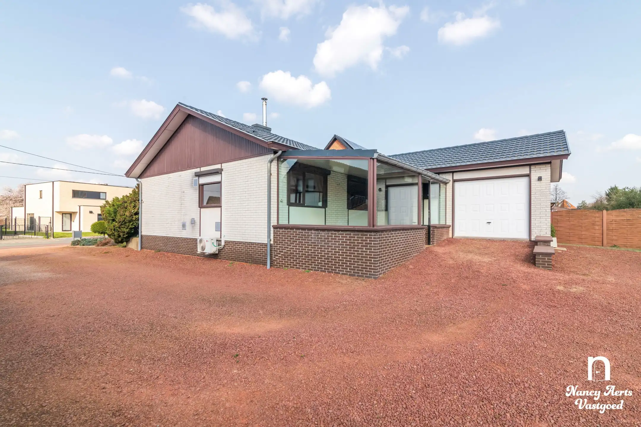 Gelijkvloers wonen met zonnige tuin op een ruim perceel foto 4