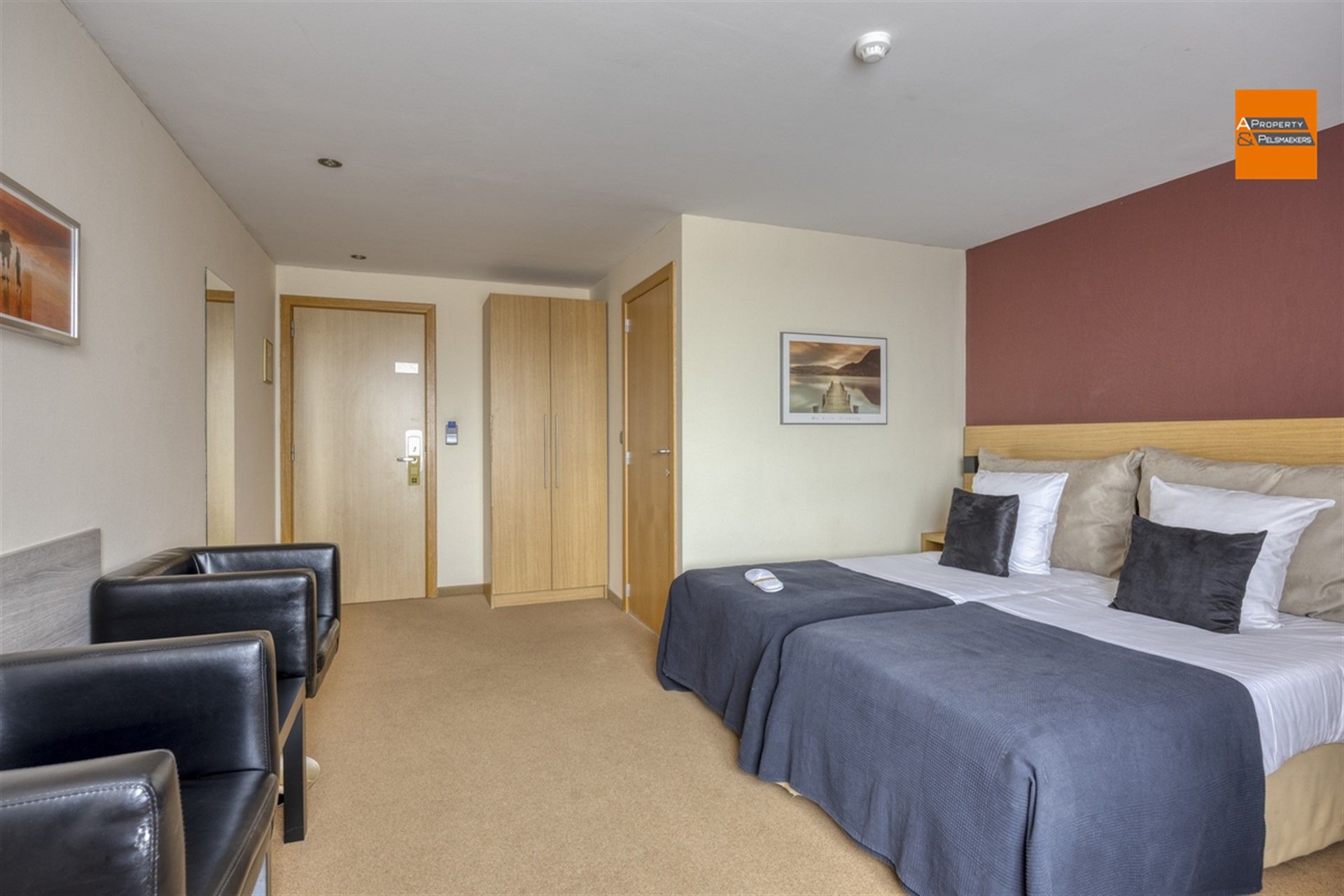 Hotel met 24 kamers foto 20
