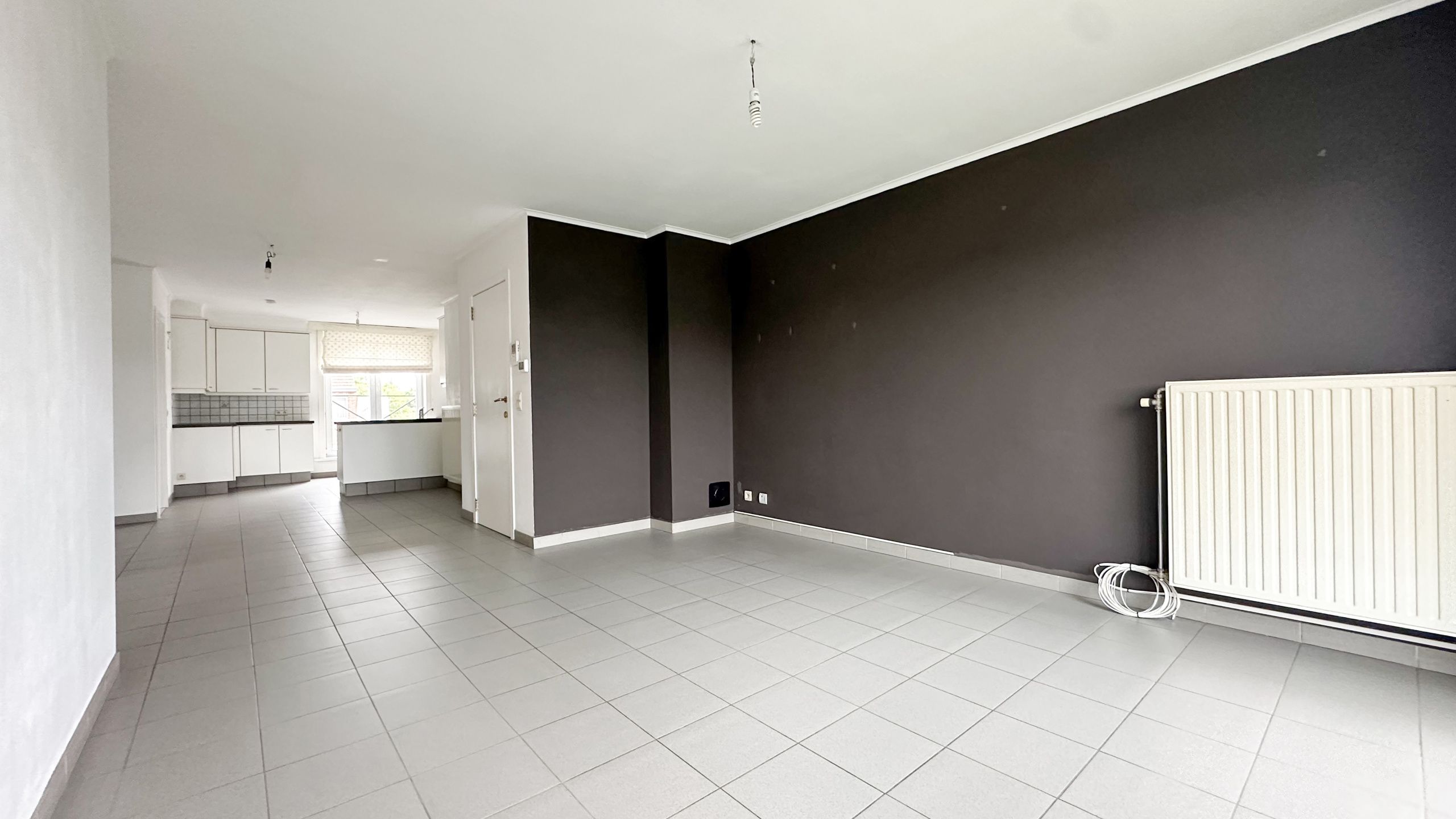 Instapklaar appartement met 2 slpks en groot terras! foto 5