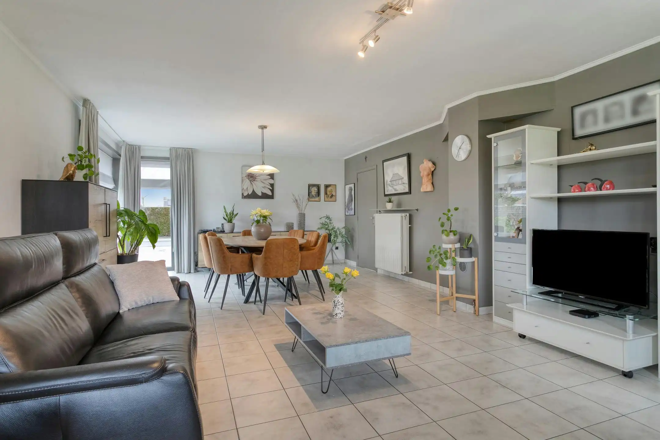 Karaktervolle villa op ruim perceel te koop in Roeselare foto 6