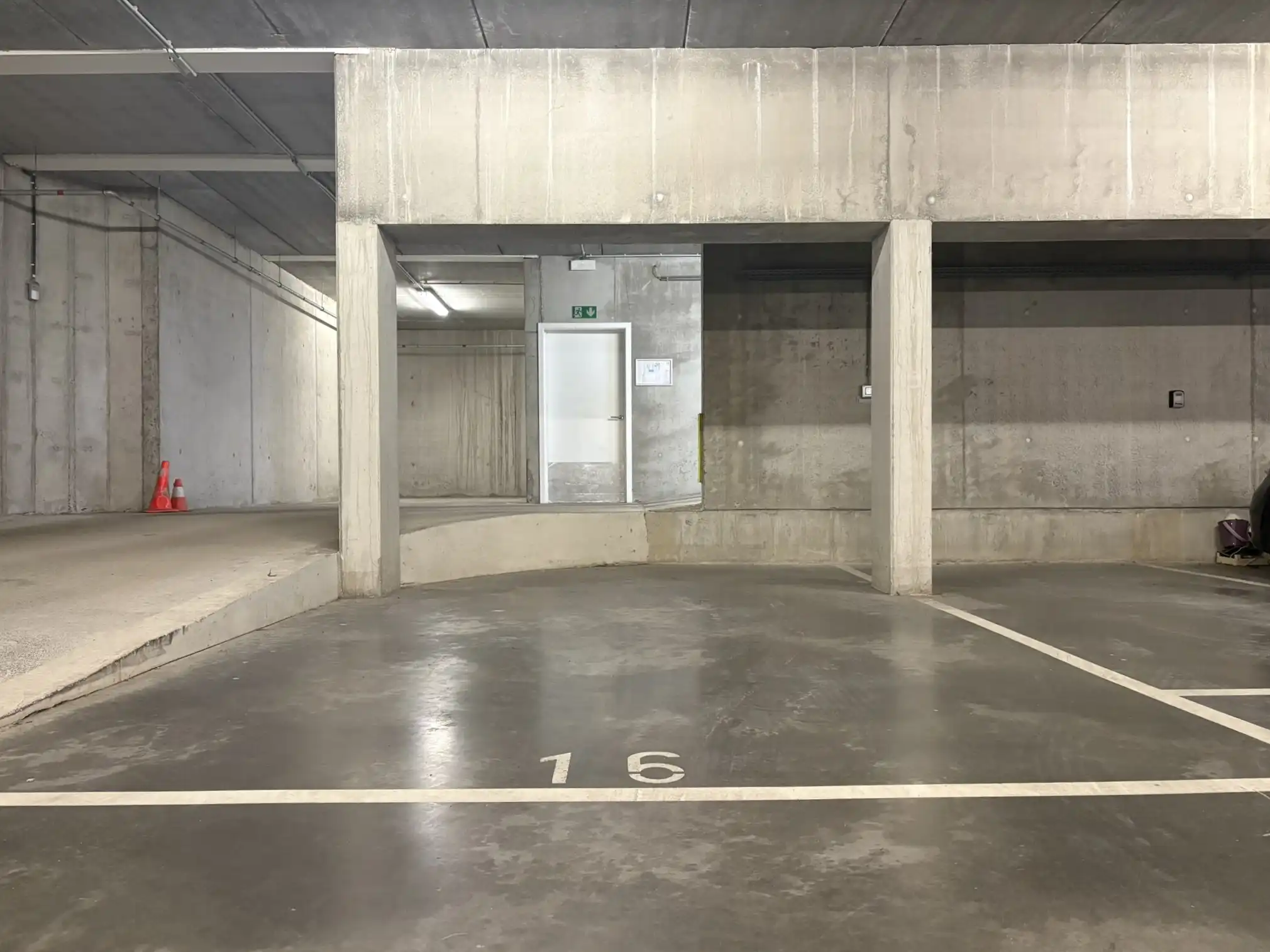 Praktijkruimte, hartje Deinze – met privéautostaanplaats foto 5