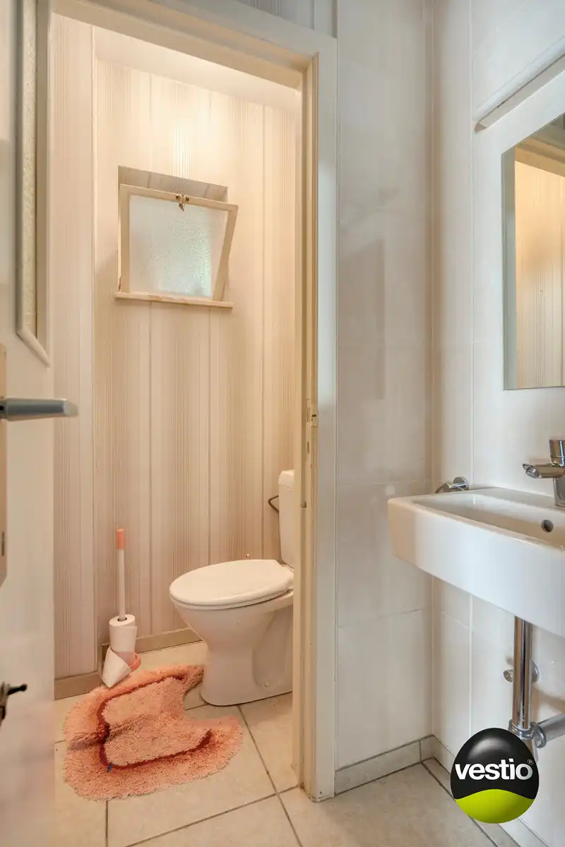 RUSTIG GELEGEN RUIME VRIJSTAANDE WONING MET GROTE TUIN OP 22A49CA TE HOESELT. foto 16