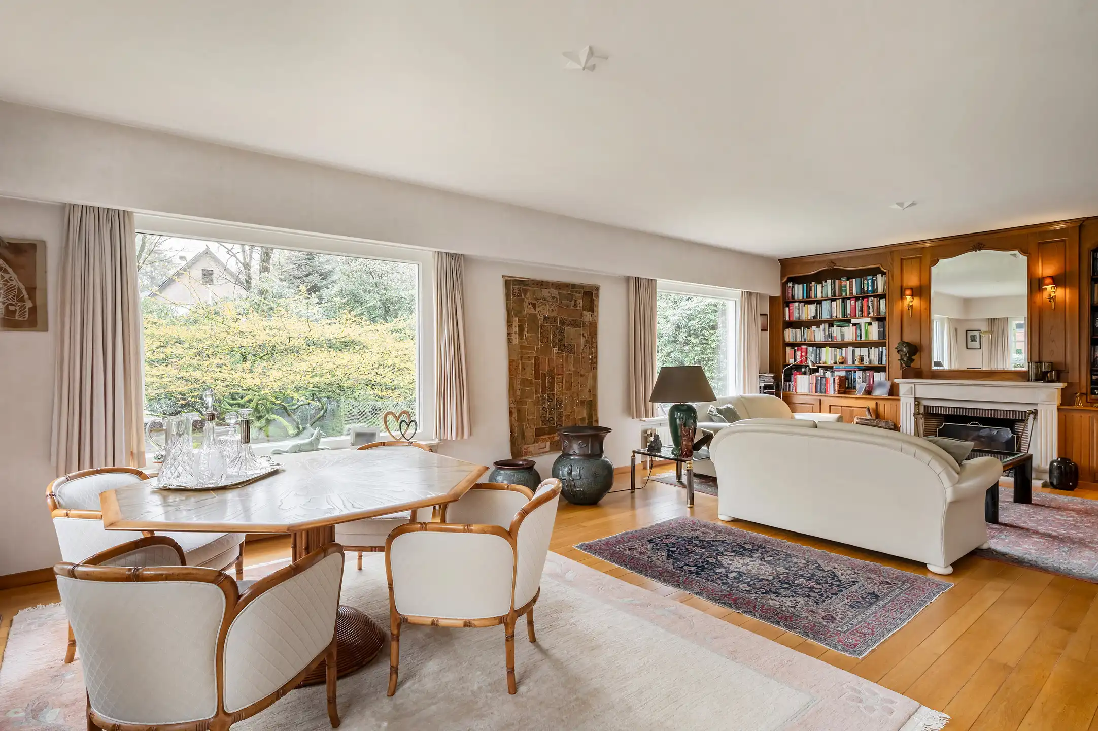 Statige villa gelegen op een prachtig perceel van ca. 1816m² in een rustige, groene residentiële omgeving.  foto 7