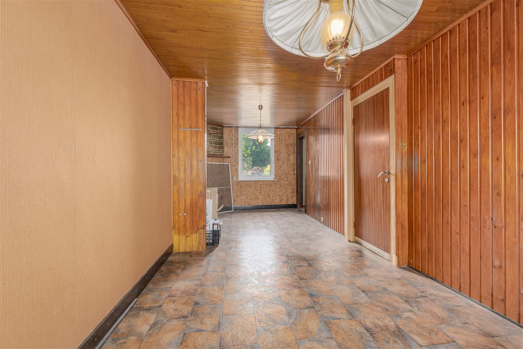 Ruim te renoveren huis met tuin en garage foto 19