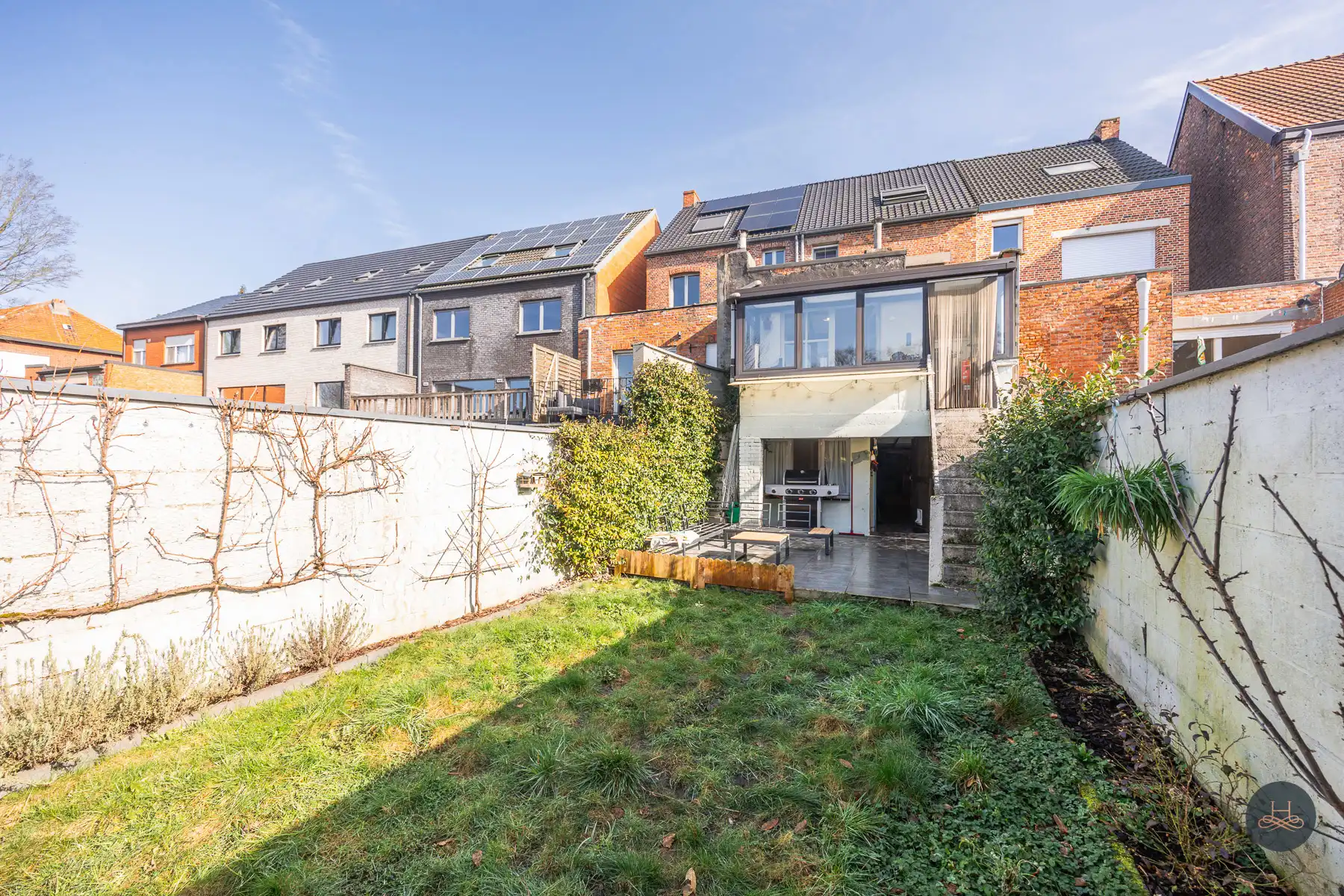 Recent vernieuwde en ruime gezinswoning met tuin en terras foto 24