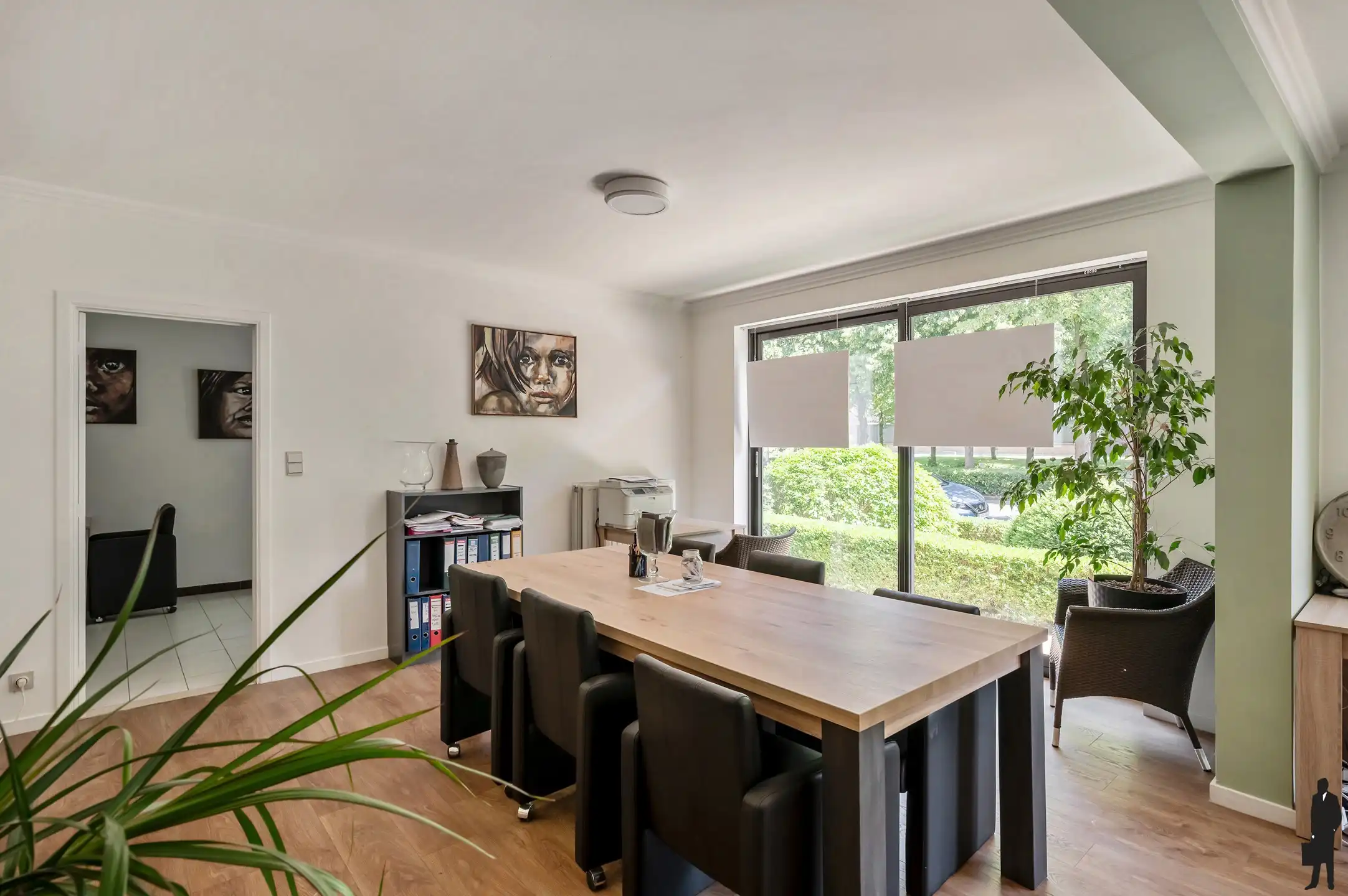 Ruim appartement van ca. 170 m² met 3 slaapkamers, garagebox en 2 terrassen op centrale ligging foto 7