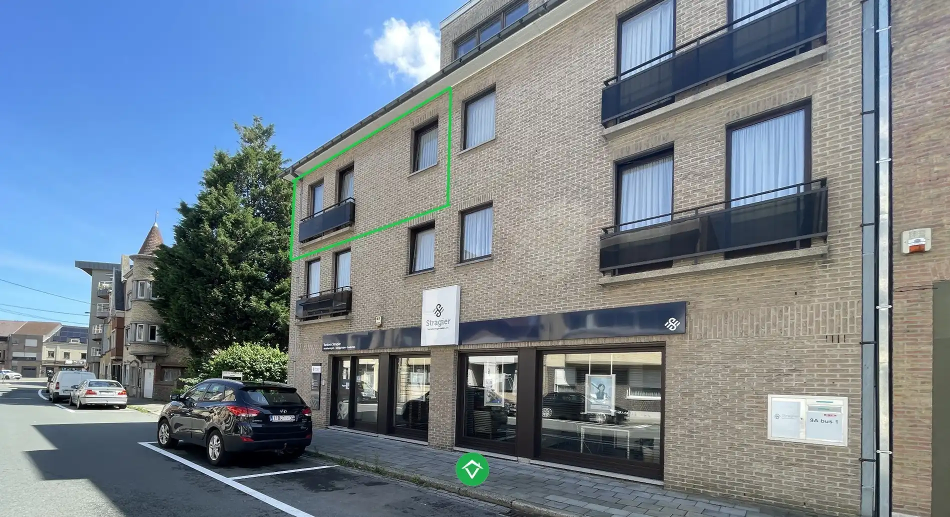 Groot appartement met 2 slaapkamers en garage in centrum Roeselare  foto {{pictureIndex}}