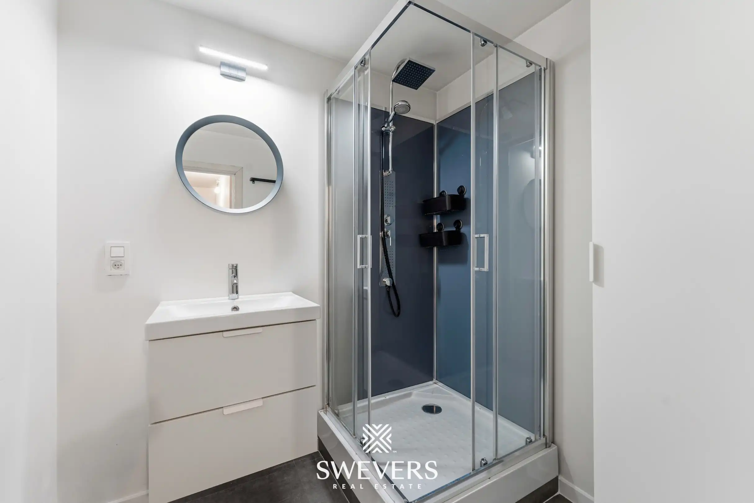 Gerenoveerd appartement met terras op topligging in Diepenbeek foto 19