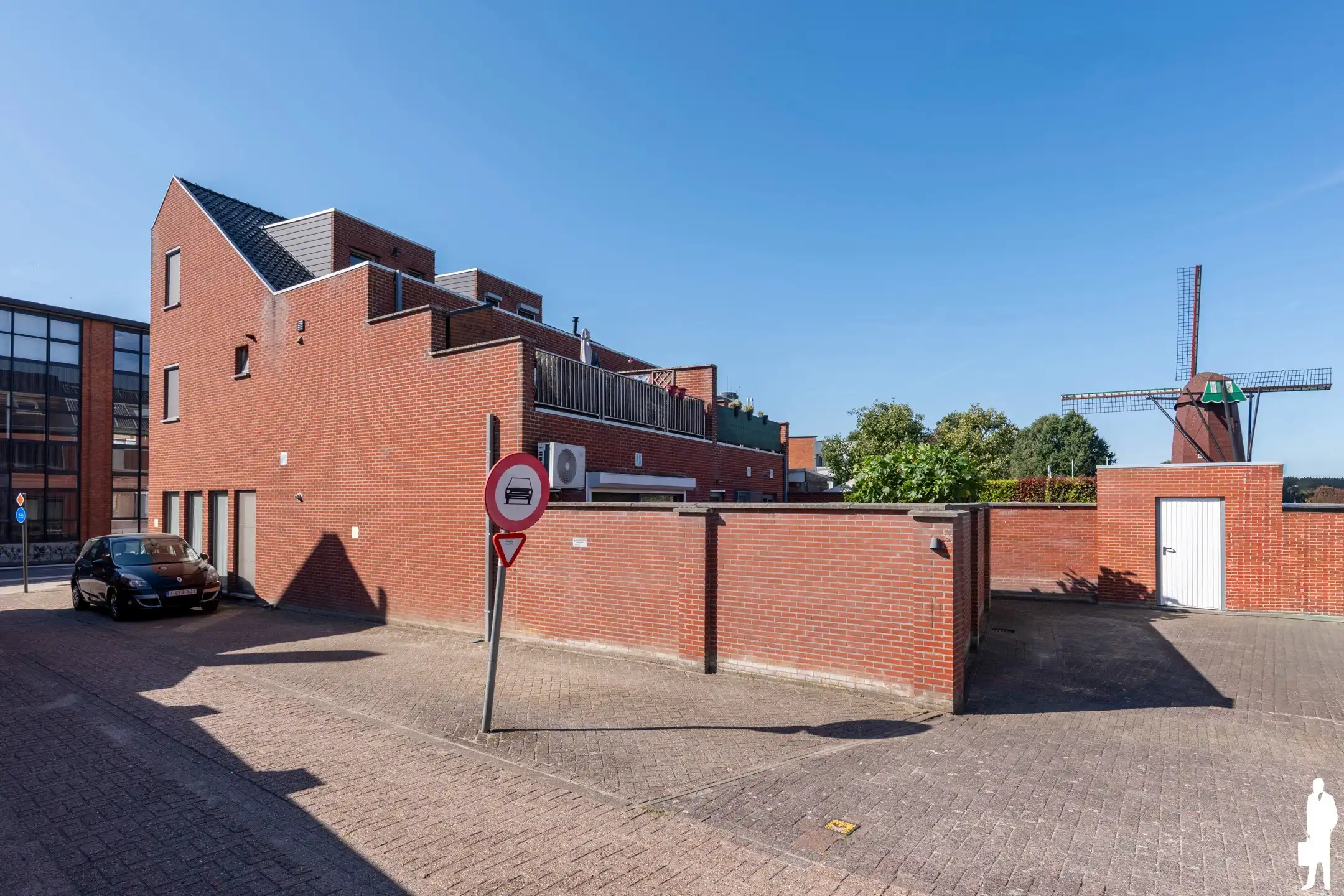 Uitstekend ruim appartement met 2 grote slaapkamers en terras foto 28