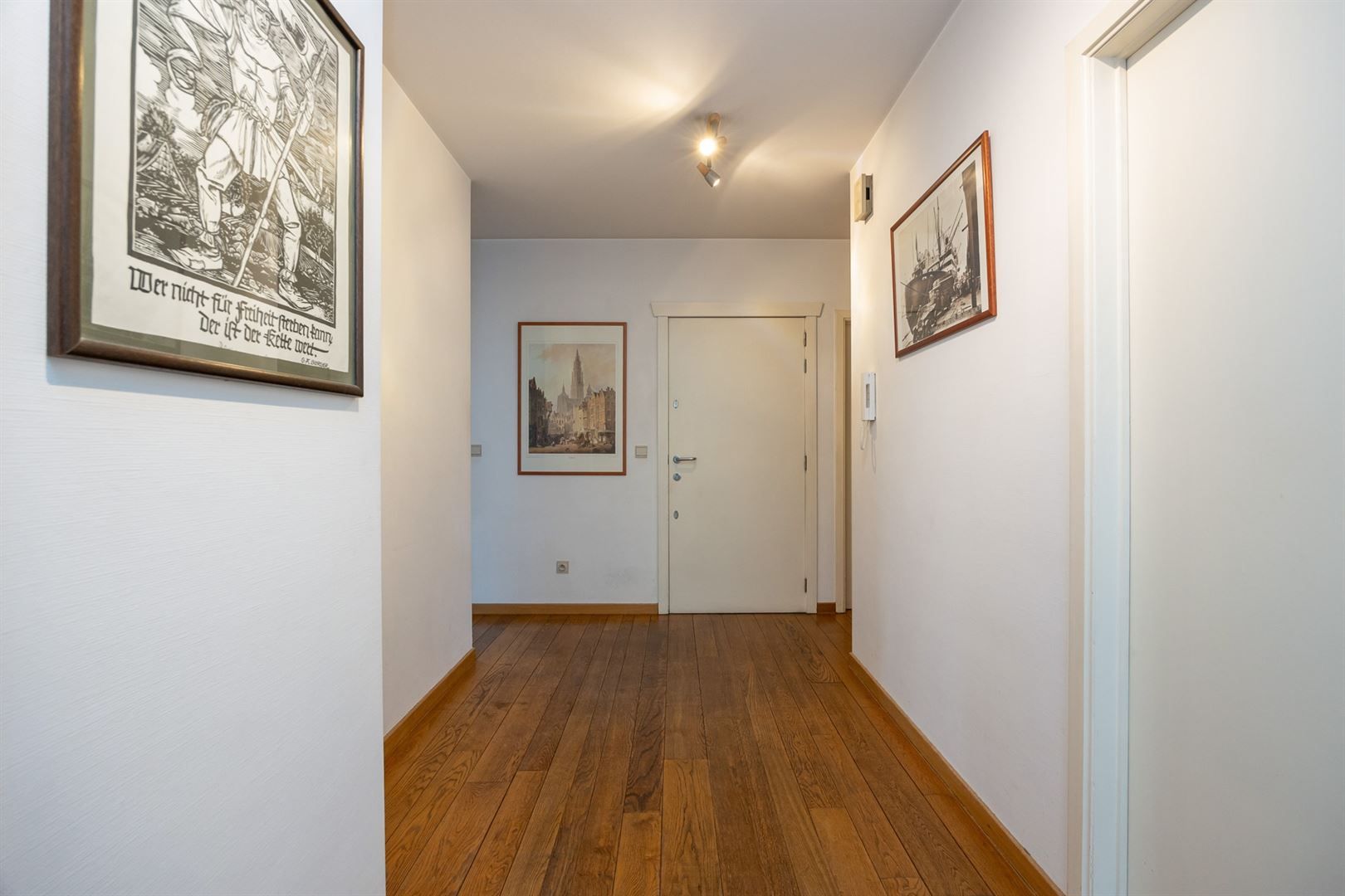 Licht en ruim wonen in hartje stad foto 9