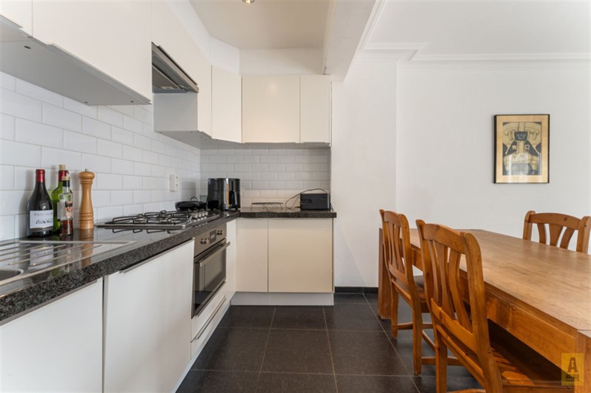 Instapklaar zonnig appartement in centrum en vlak aan de dijk! foto 9