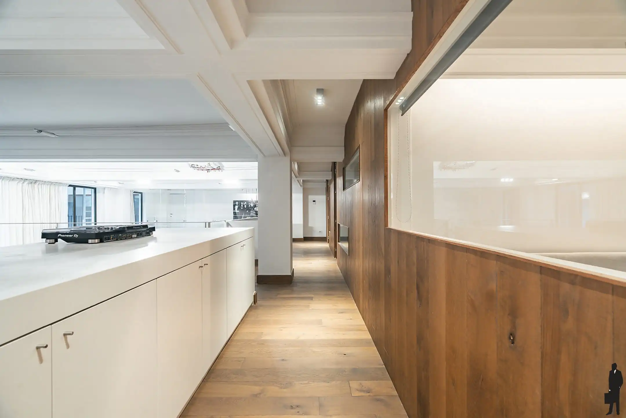 Unieke loftvilla met high-end afwerking en een fenomenale private stadstuin van 400 m² foto 15