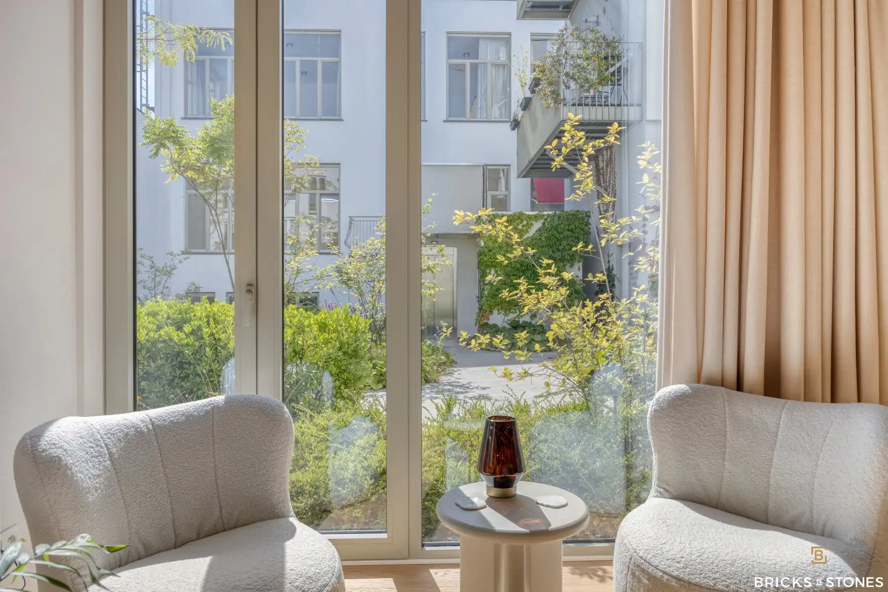 Verborgen parel: gelijkvloers appartement met terras foto 16