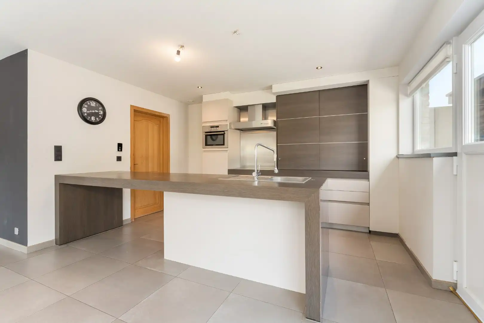 Ruime en recente halfopen bebouwing met 3 volwaardige slaapkamers foto 6
