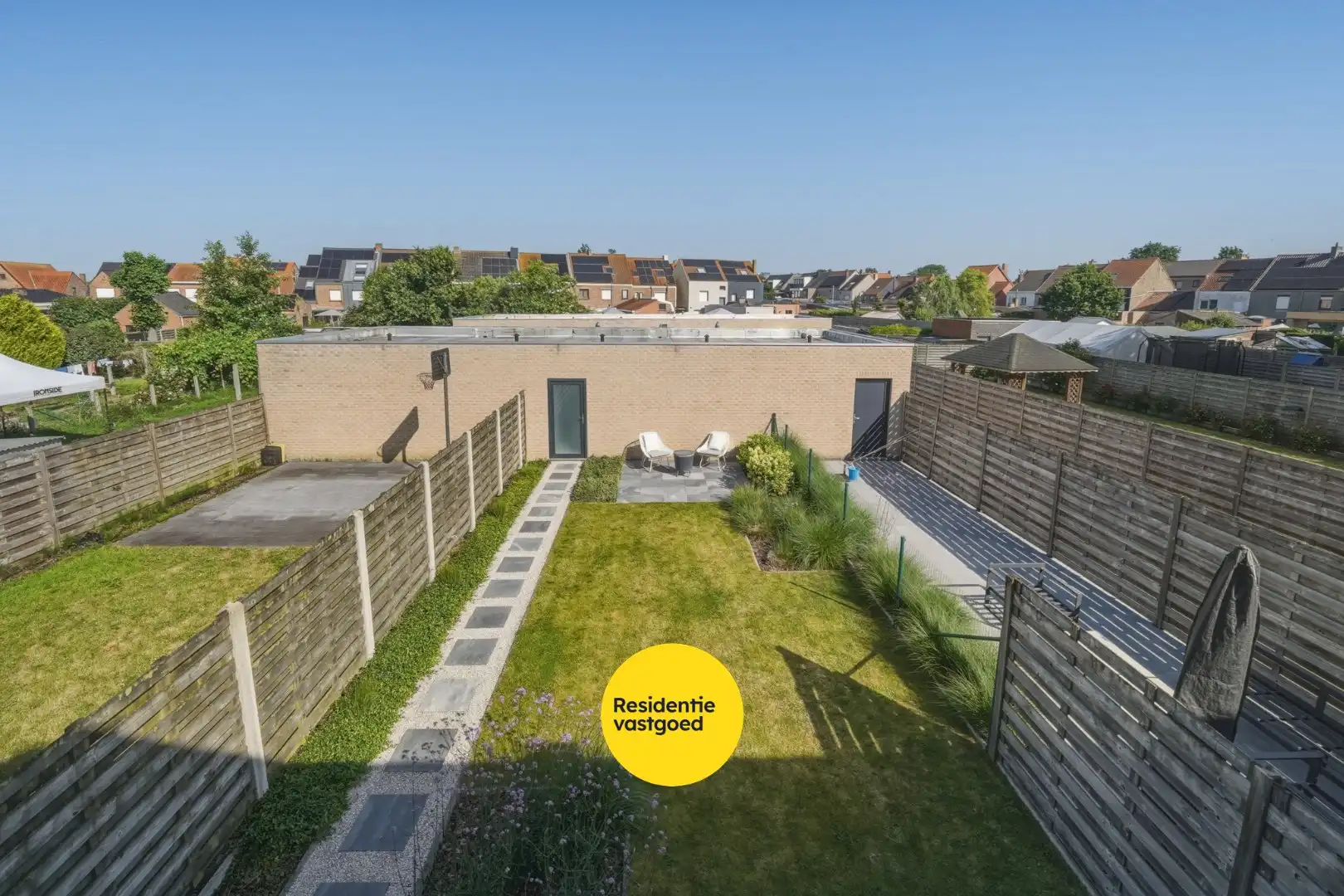 Instapklare recente woning met zeer ruime garage en tuin in Oudenburg foto 16