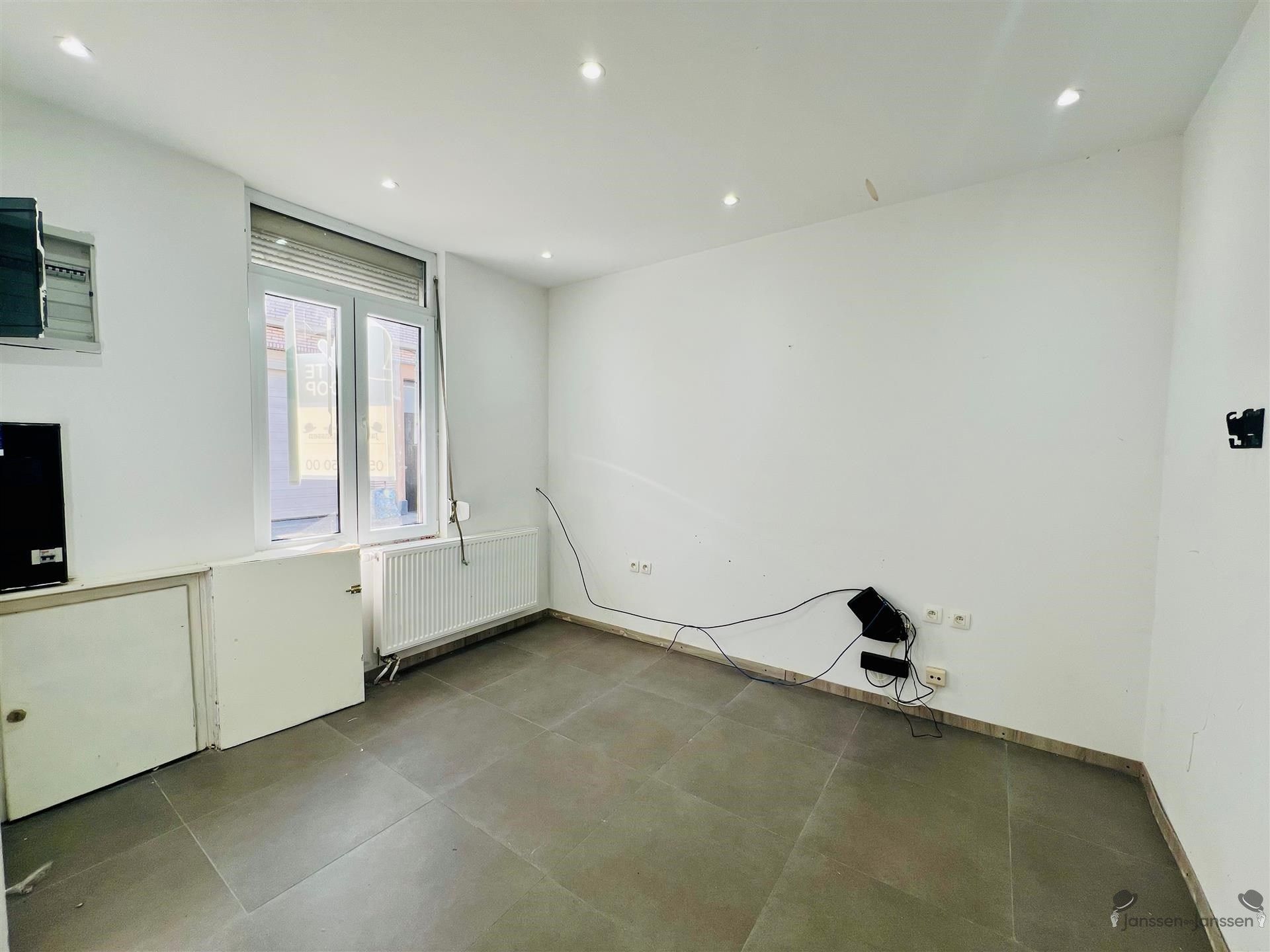 Te renoveren rijwoning met 1 slaapkamer foto 3