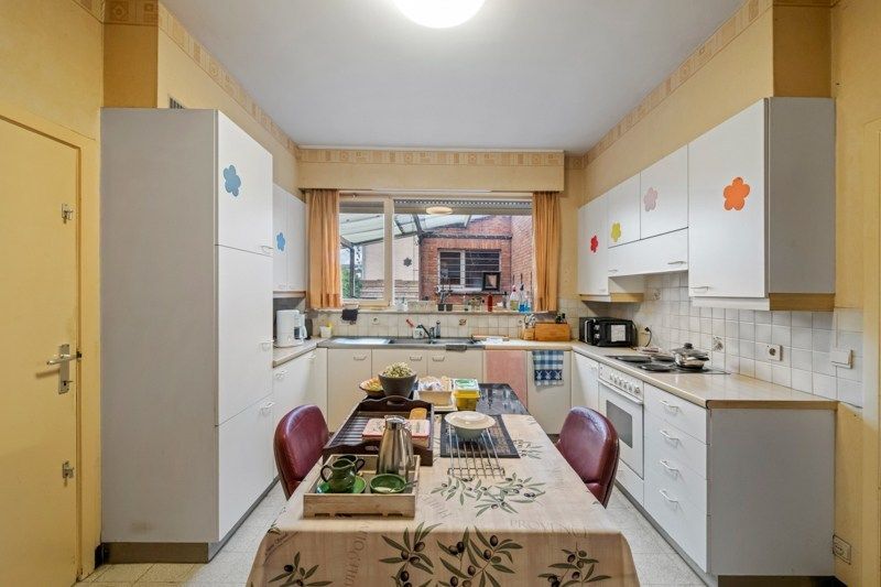 Handelspand met ruime woonst op topligging in Sint-Andries foto 7