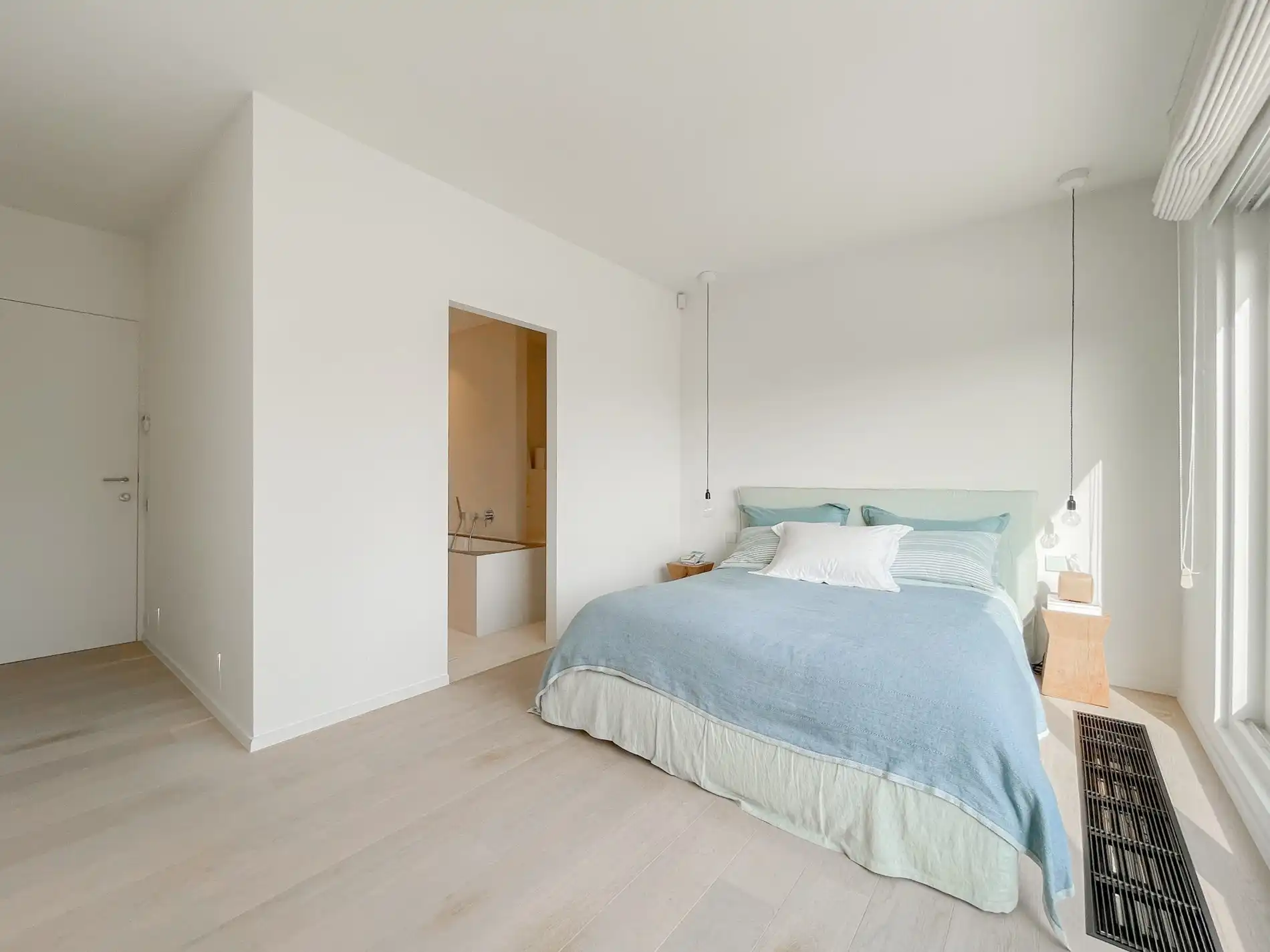 Subliem hoekappartement met ruime terrassen gelegen in het prestigieuze domein Tennis Garden. foto 15