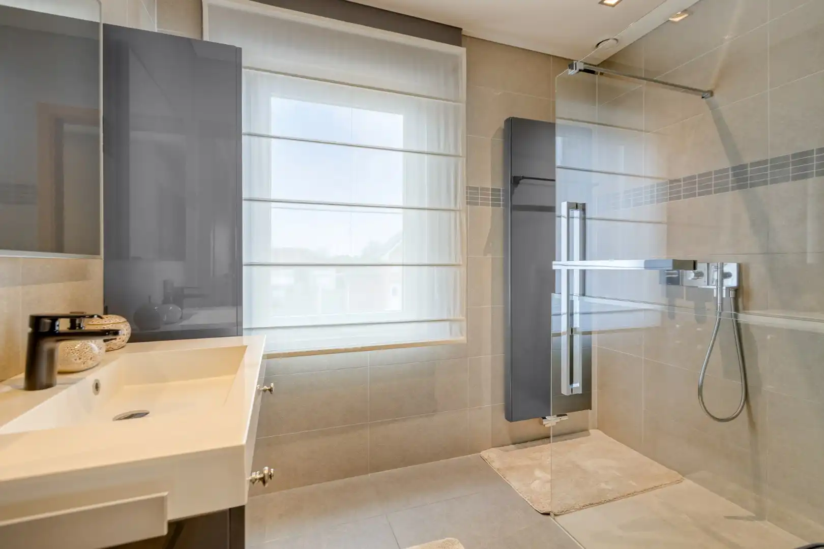 Luxueus afgewerkte woning met 3 slaapkamers foto 16