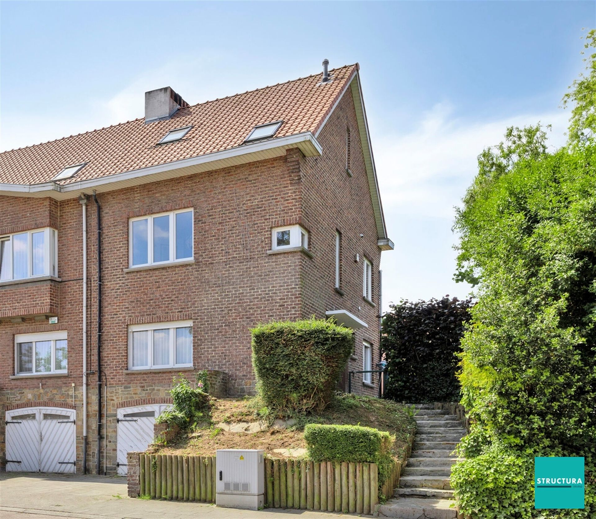Hoofdfoto van de publicatie: Gerenoveerde woning met 3 kamers en ZW-gerichte tuin