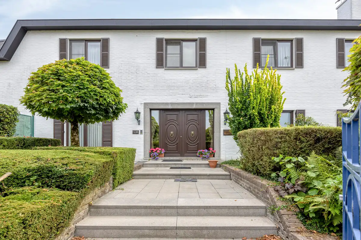 ROYALE WONING MET DOKTERSPRAKTIJK TE BILZEN HOESELT. foto 4