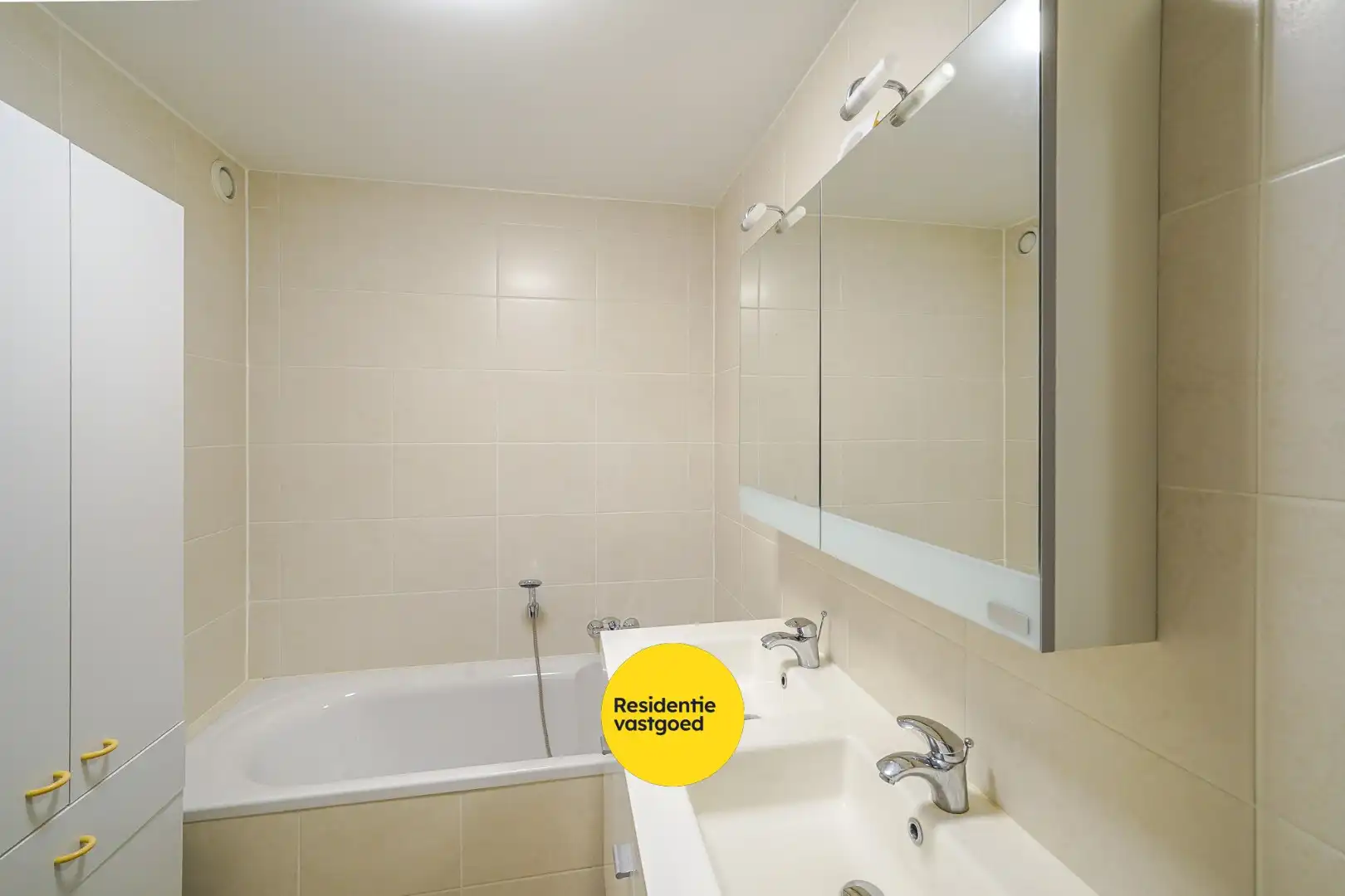 Instapklaar appartement met 2 terrassen te Mariakerke foto 18