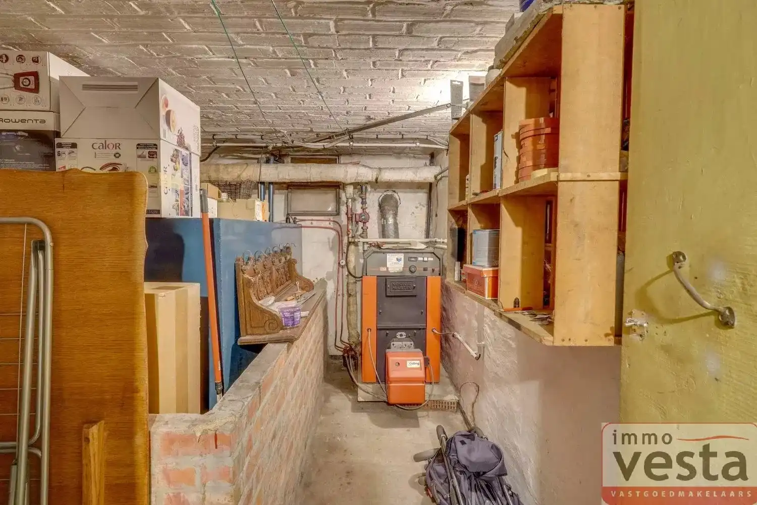 Ruime, te renoveren halfopen woning foto 25